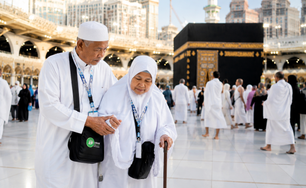 Panduan Umroh untuk Lansia: Tips Aman dan Nyaman Selama di Tanah Suci